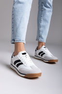 Sneakers σε συνδυασμούς χρωμάτων ERYNN - Λευκό/Μαύρο - thefashionproject.gr - ERYNN
