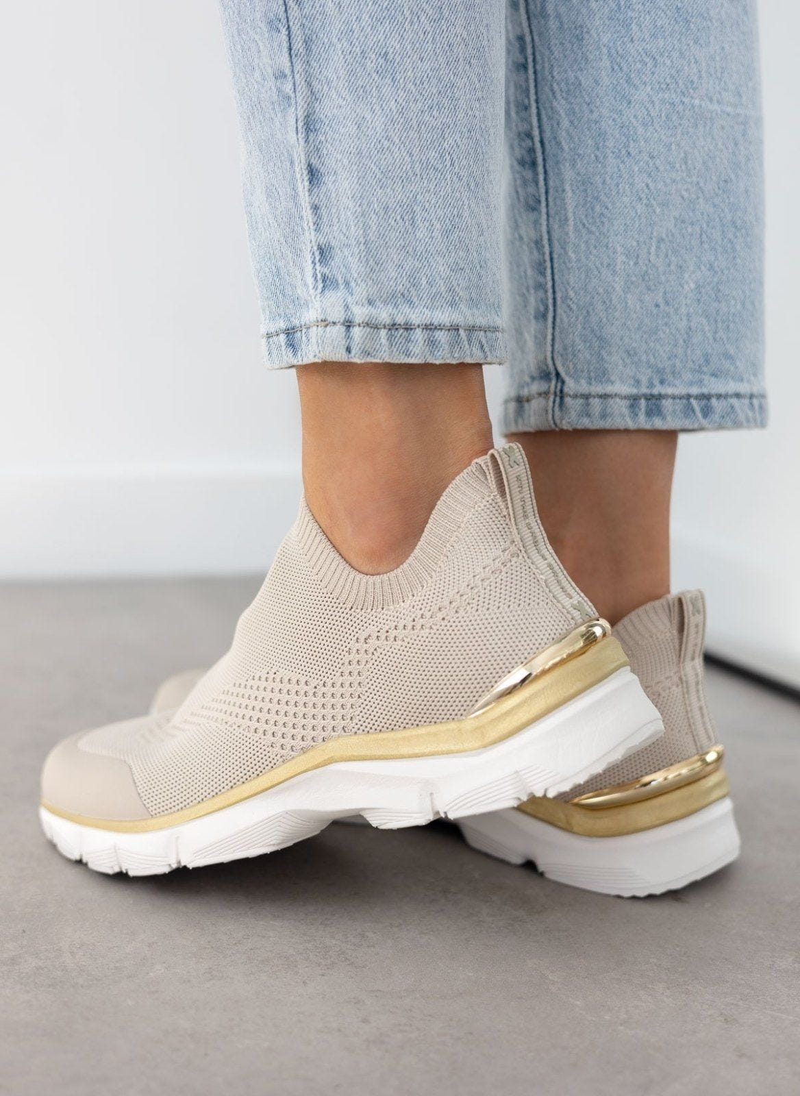 Sneakers slip on Xti 142454 - Μπεζ - thefashionproject.gr - Xti Footwear