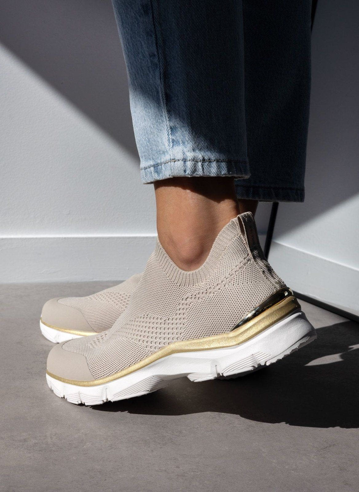 Sneakers slip on Xti 142454 - Μπεζ - thefashionproject.gr - Xti Footwear