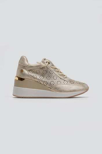 Sneakers wedges με διάτρητο σχέδιο Xti 143776 - Χρυσό - thefashionproject.gr - Xti Footwear