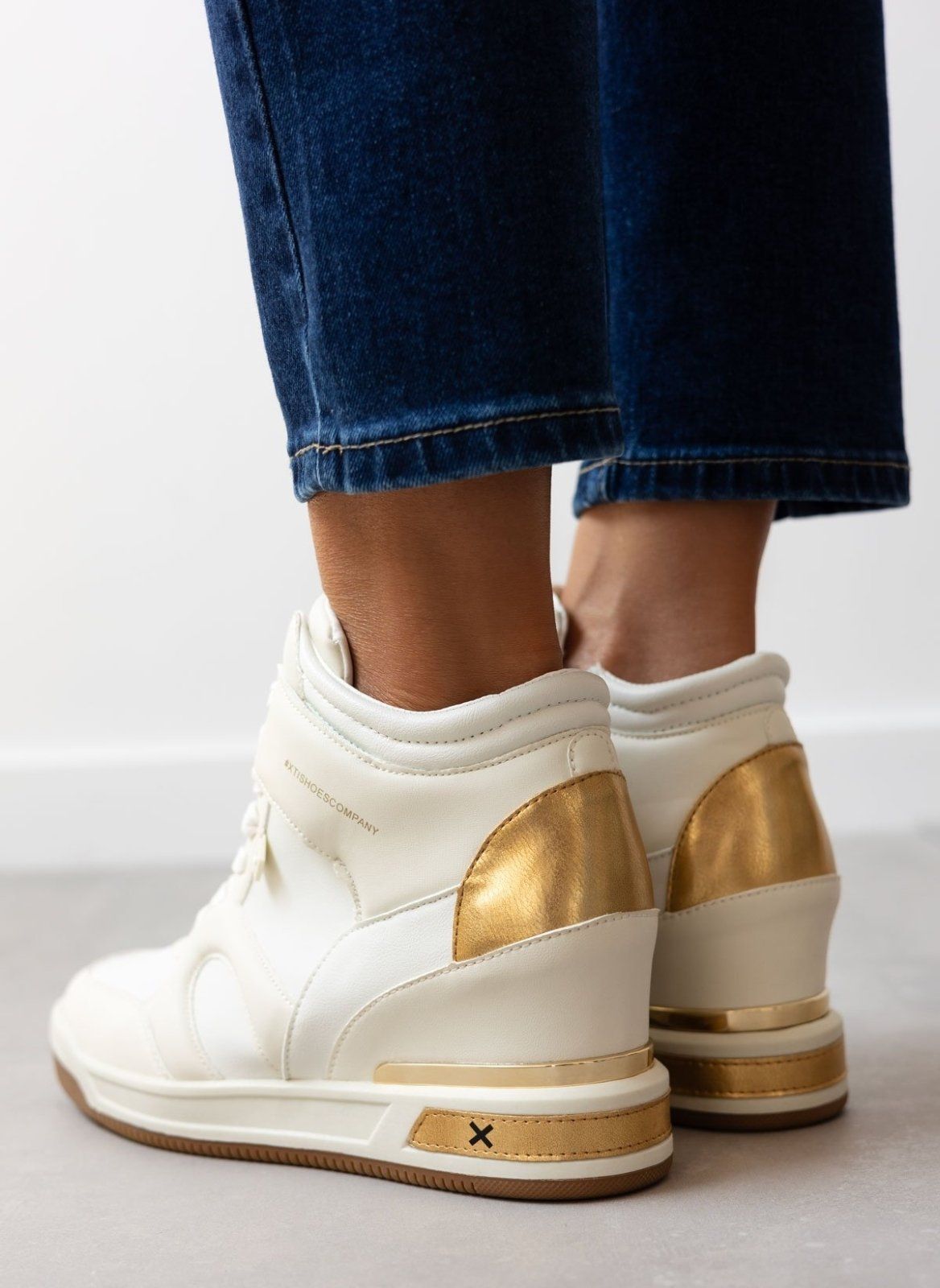 Sneakers wedges μποτάκια Xti 142951 - Ζαχαρί - thefashionproject.gr - Xti Footwear