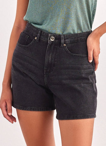 Σορτς ψηλόμεσο με ρεβέρ ONLY 15196226 - Μαύρο - thefashionproject.gr - ONLY