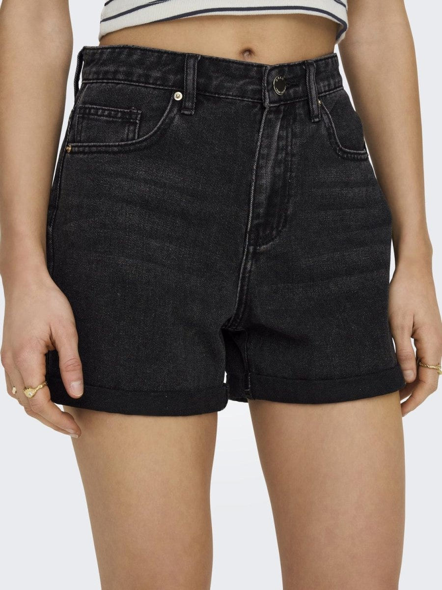 Σορτς ψηλόμεσο με ρεβέρ ONLY 15196226 - Μαύρο - thefashionproject.gr - ONLY