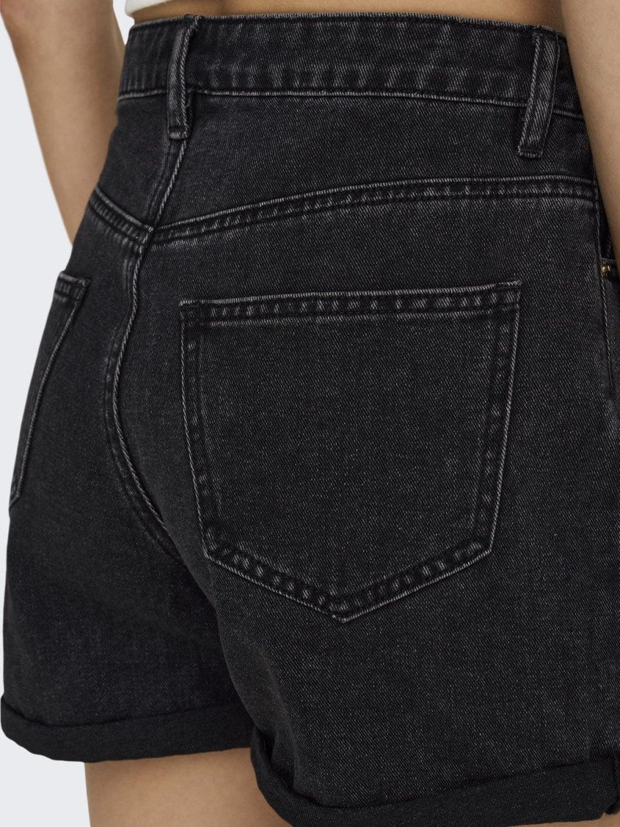 Σορτς ψηλόμεσο με ρεβέρ ONLY 15196226 - Μαύρο - thefashionproject.gr - ONLY