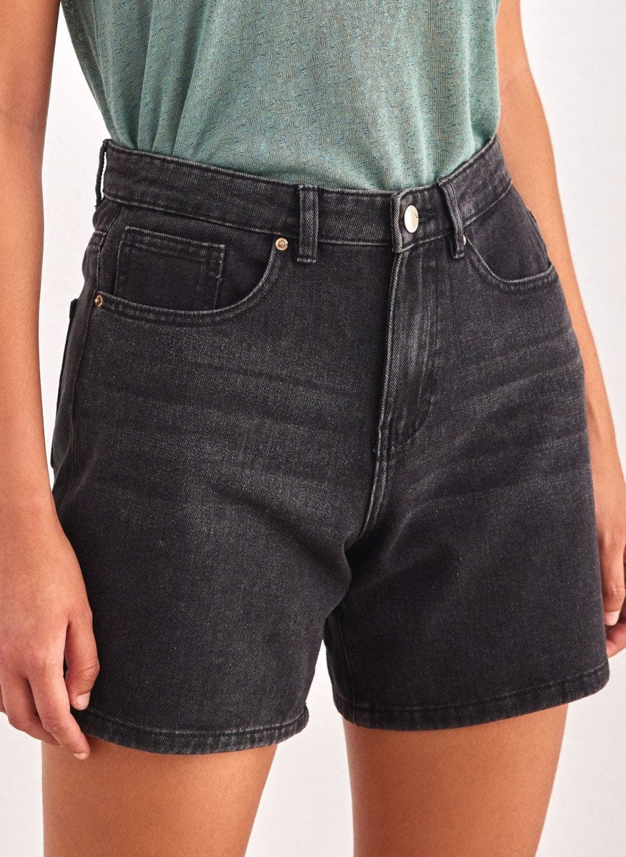 Σορτς ψηλόμεσο με ρεβέρ ONLY 15196226 - Μαύρο - thefashionproject.gr - ONLY