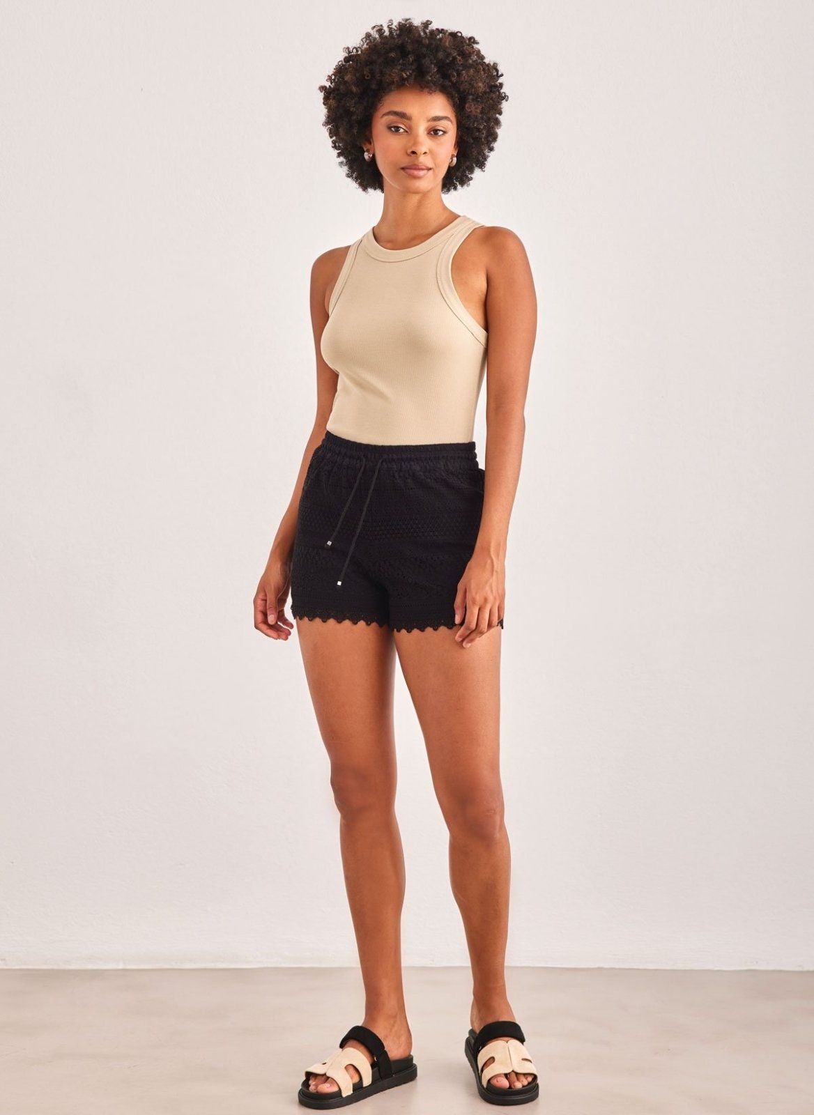 Σορτσάκι με δαντέλα Vero Moda 10190155 - Μαύρο - thefashionproject.gr - VERO MODA
