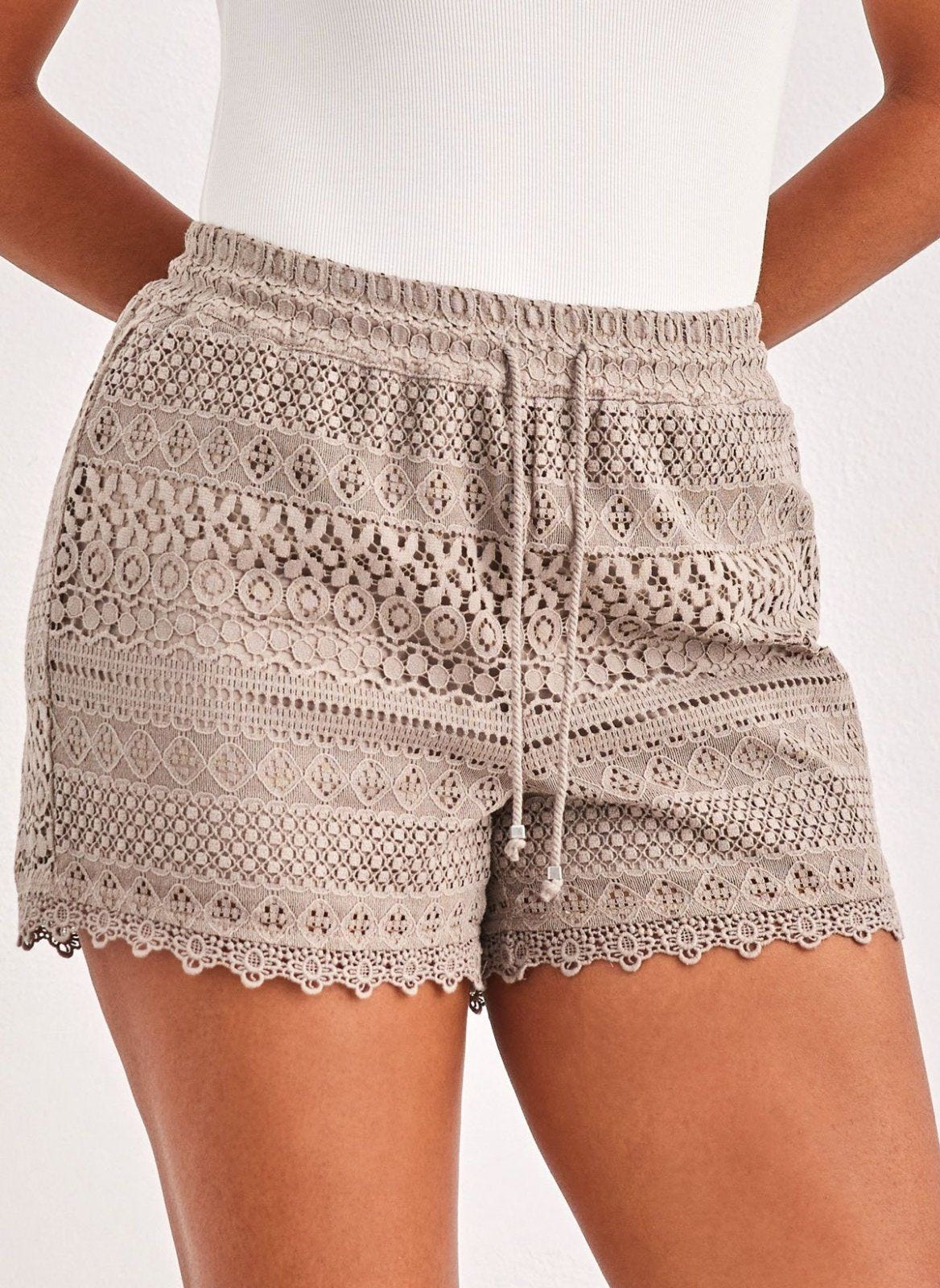 Σορτσάκι με δαντέλα Vero Moda 10190155 - Τάουπε - thefashionproject.gr - VERO MODA