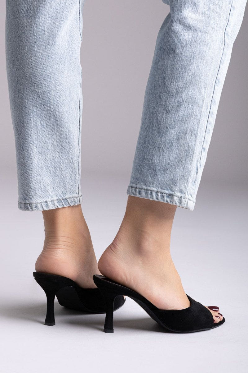 Ideal shoes - Stiletto Mules - Black Suede