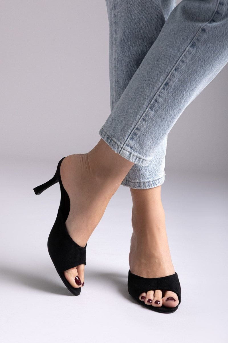 Ideal shoes - Stiletto Mules - Black Suede