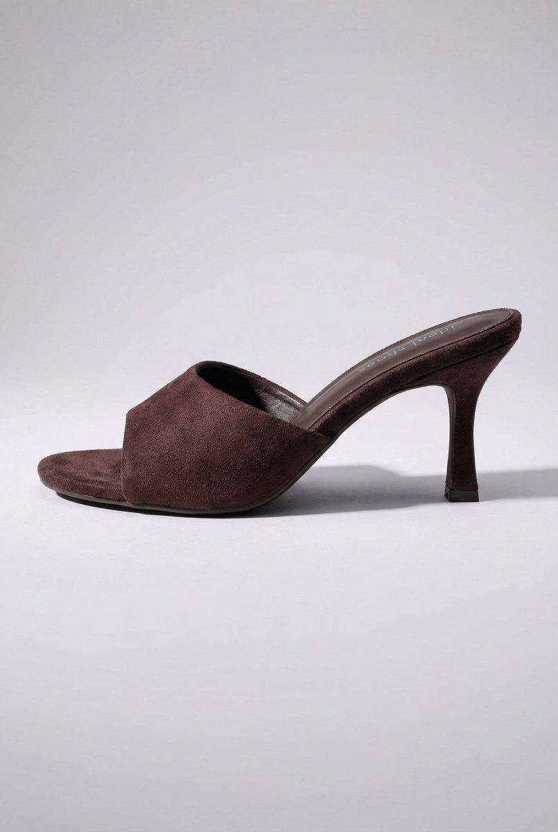 Ideal shoes - Stiletto Mules - Brown Suede