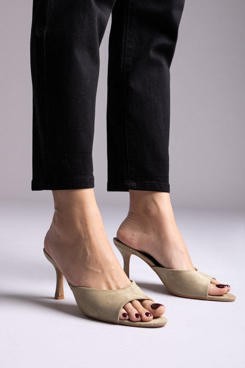Ideal shoes - Stiletto Mules - Olive Suede