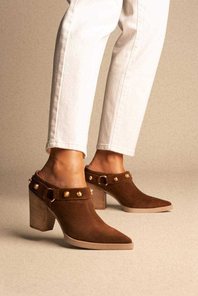 IRIS - Studded Clogs Block Heel - Taupe Suede