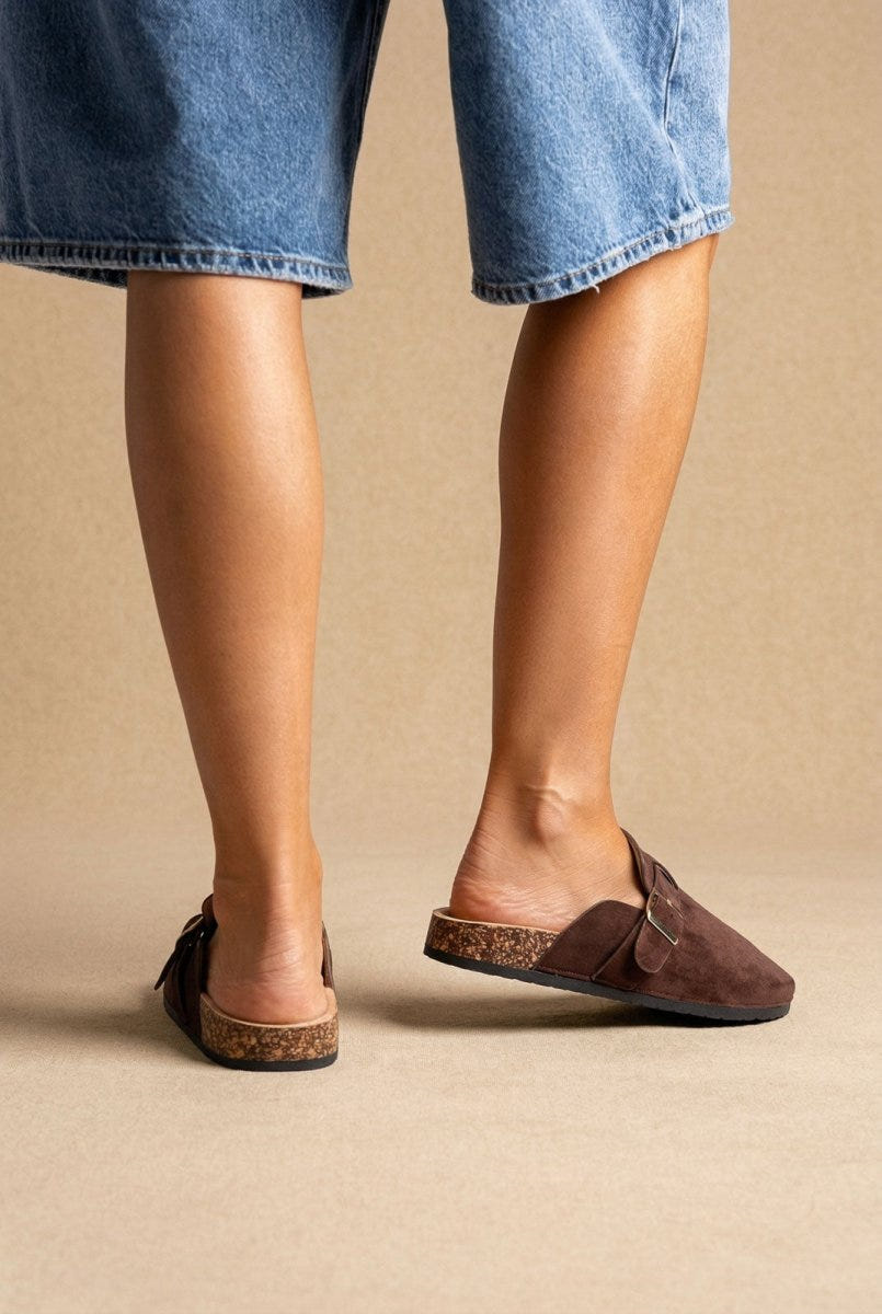 ERYNN - Suede Clogs - Brown Suede