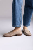 Ideal shoes - Suede Loafers - Beige Suede