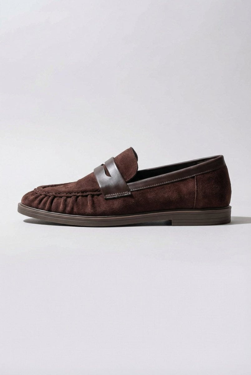 Ideal shoes - Suede Loafers - Brown Suede