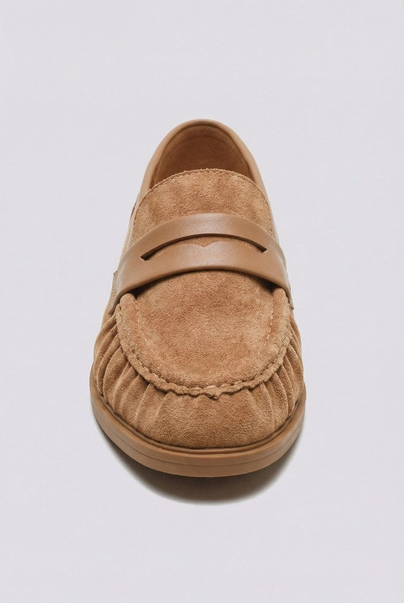 Ideal shoes - Suede Loafers - Tan Suede