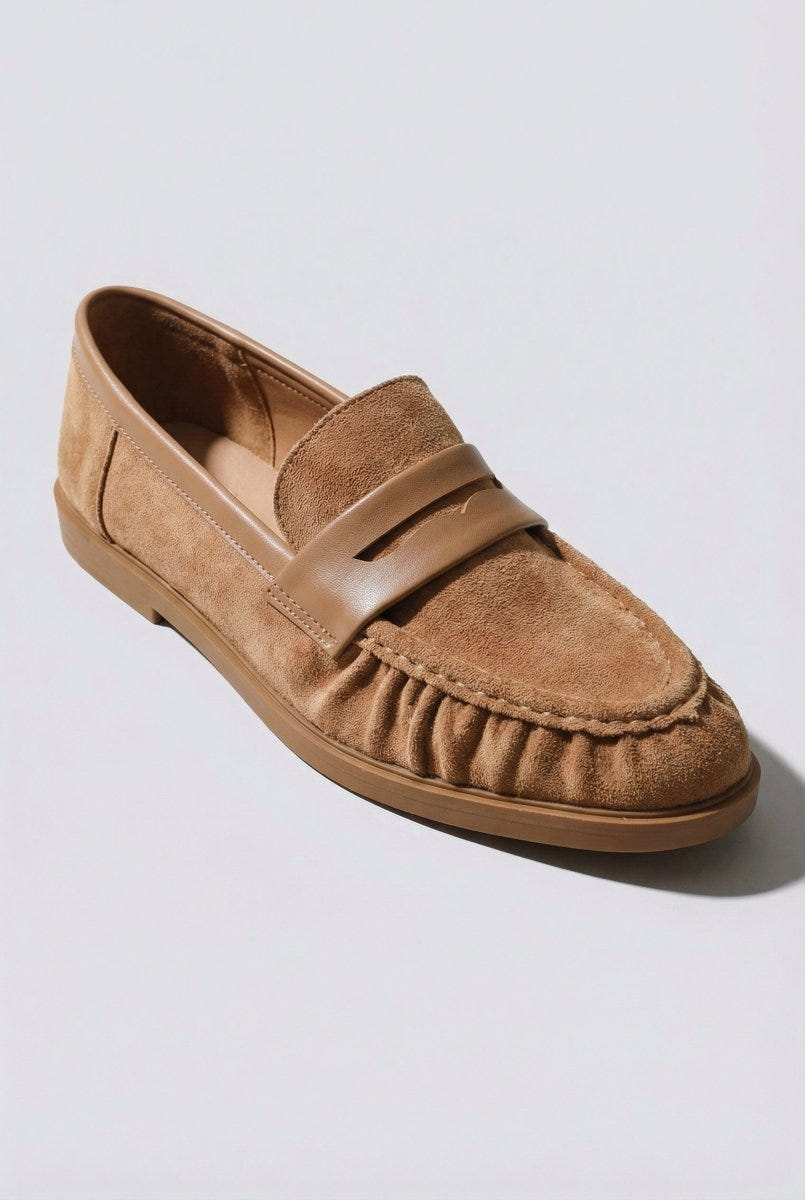 Ideal shoes - Suede Loafers - Tan Suede