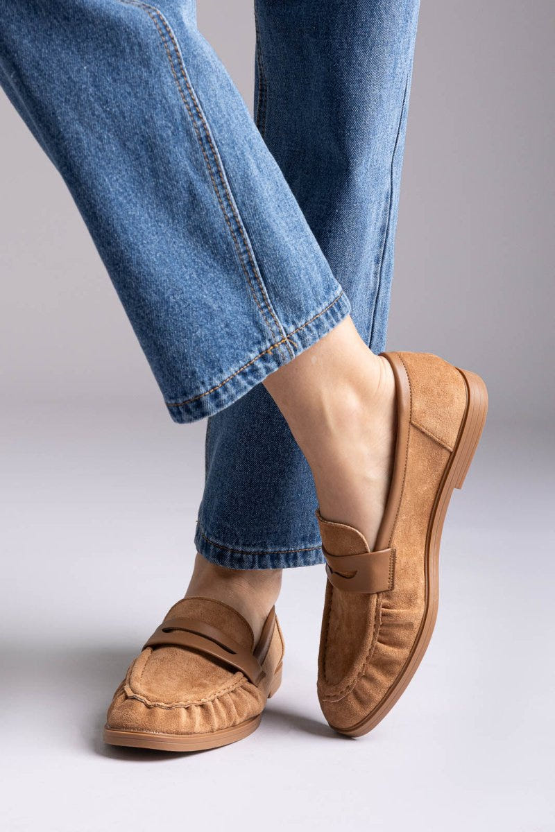 Ideal shoes - Suede Loafers - Tan Suede
