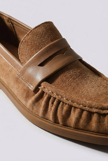 Ideal shoes - Suede Loafers - Tan Suede