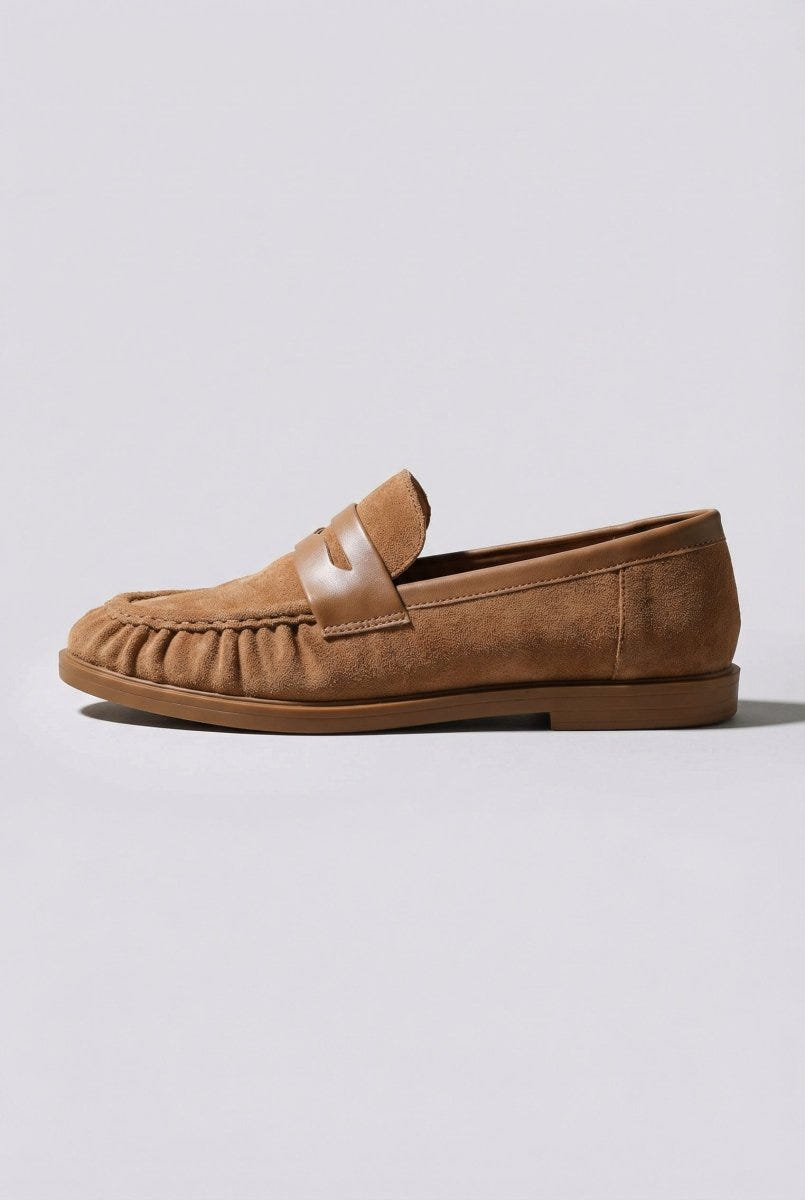 Ideal shoes - Suede Loafers - Tan Suede