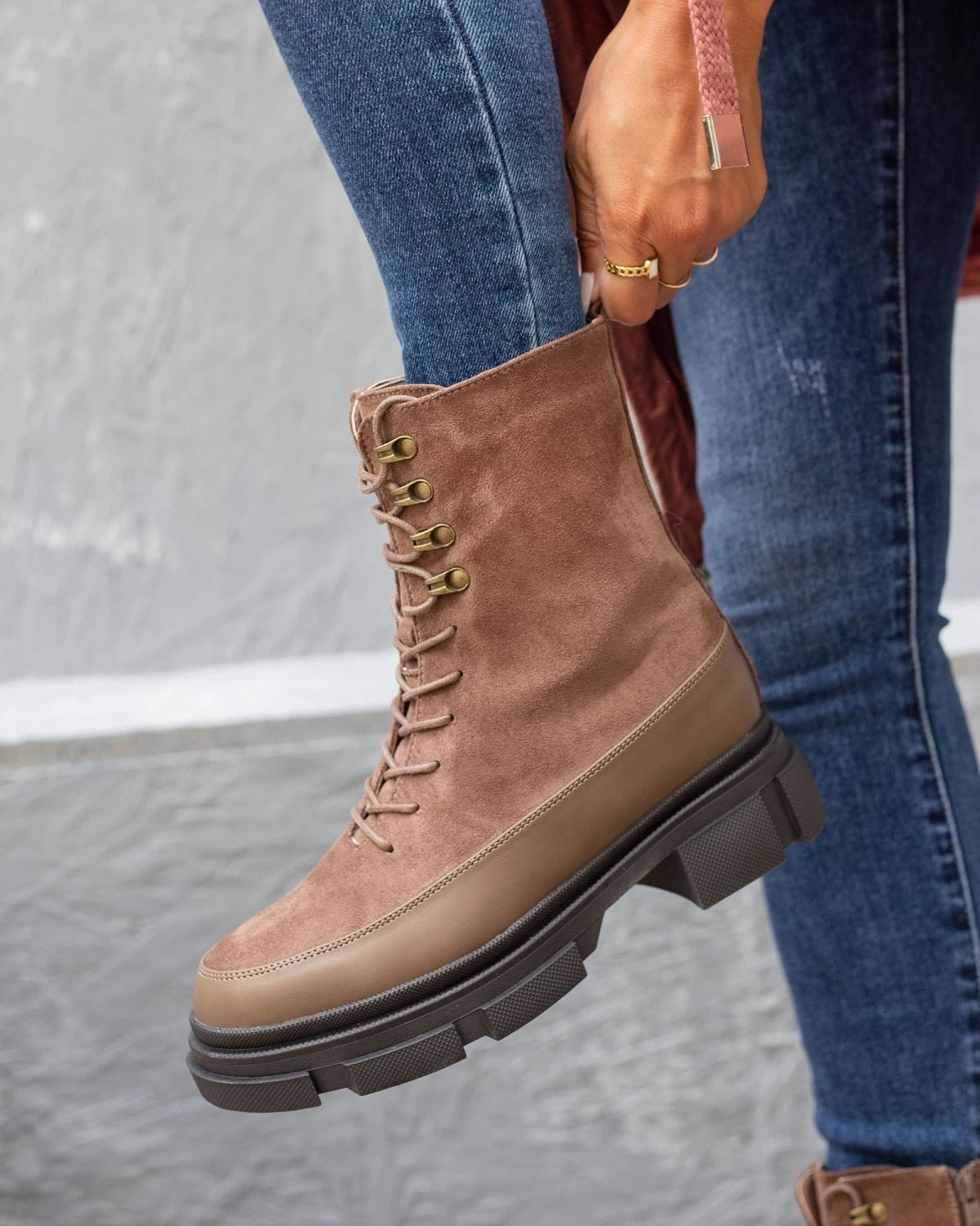 Suede ορειβατικά μποτάκια με chunky σόλα - Πούρο - thefashionproject.gr - The Fashion Project