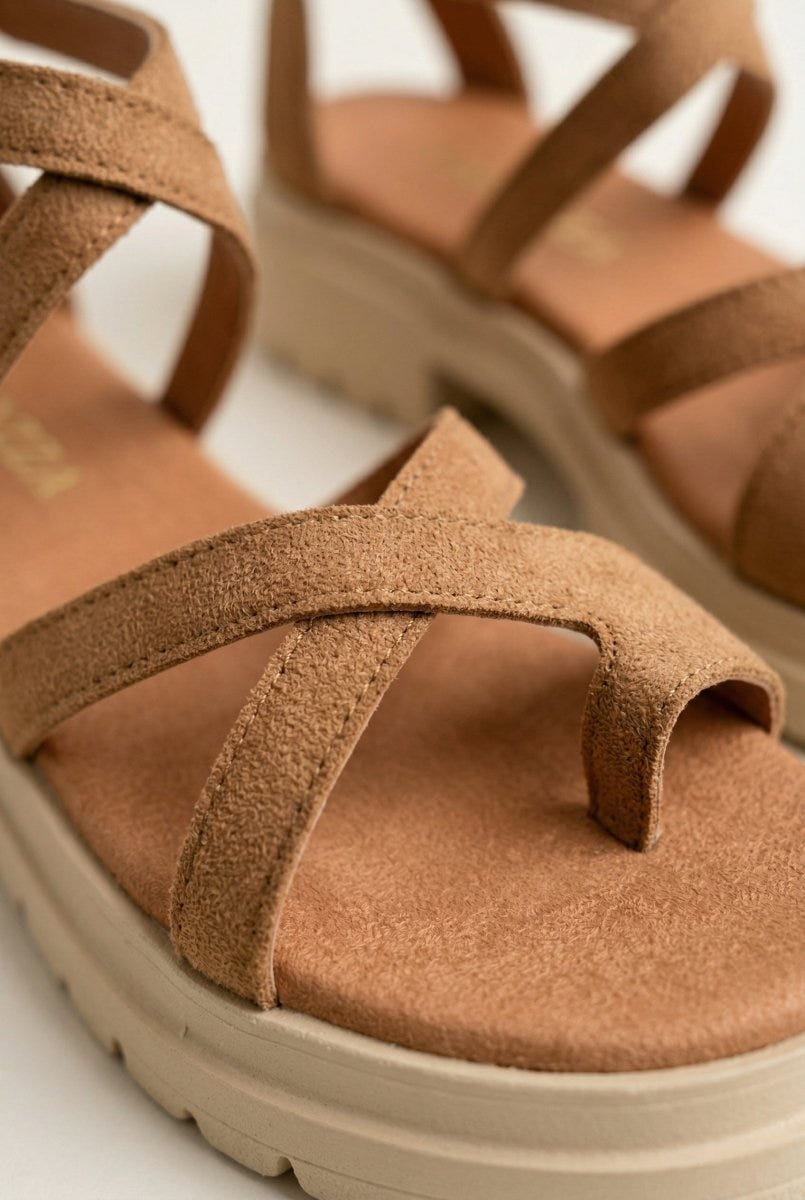 RAGAZZA - Suede Toe Ring Sandals - Tan Suede