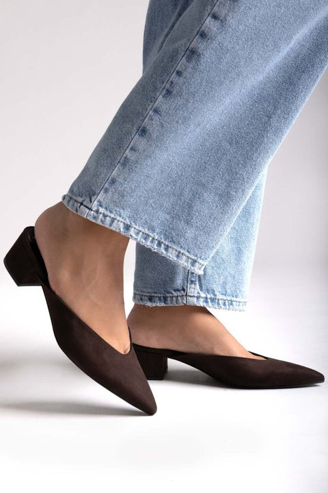 Mules en daim à bout pointu avec talon bloc - Daim marron