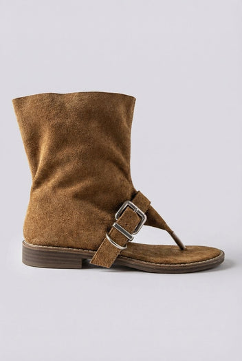 Ideal shoes - Thong Ankle Boots - Camel Suede