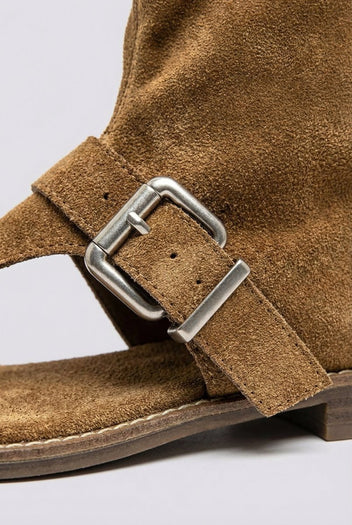 Ideal shoes - Thong Ankle Boots - Camel Suede