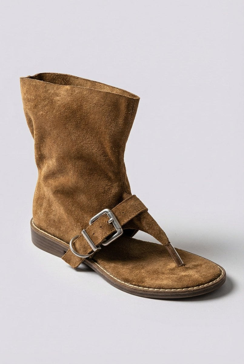 Ideal shoes - Thong Ankle Boots - Camel Suede