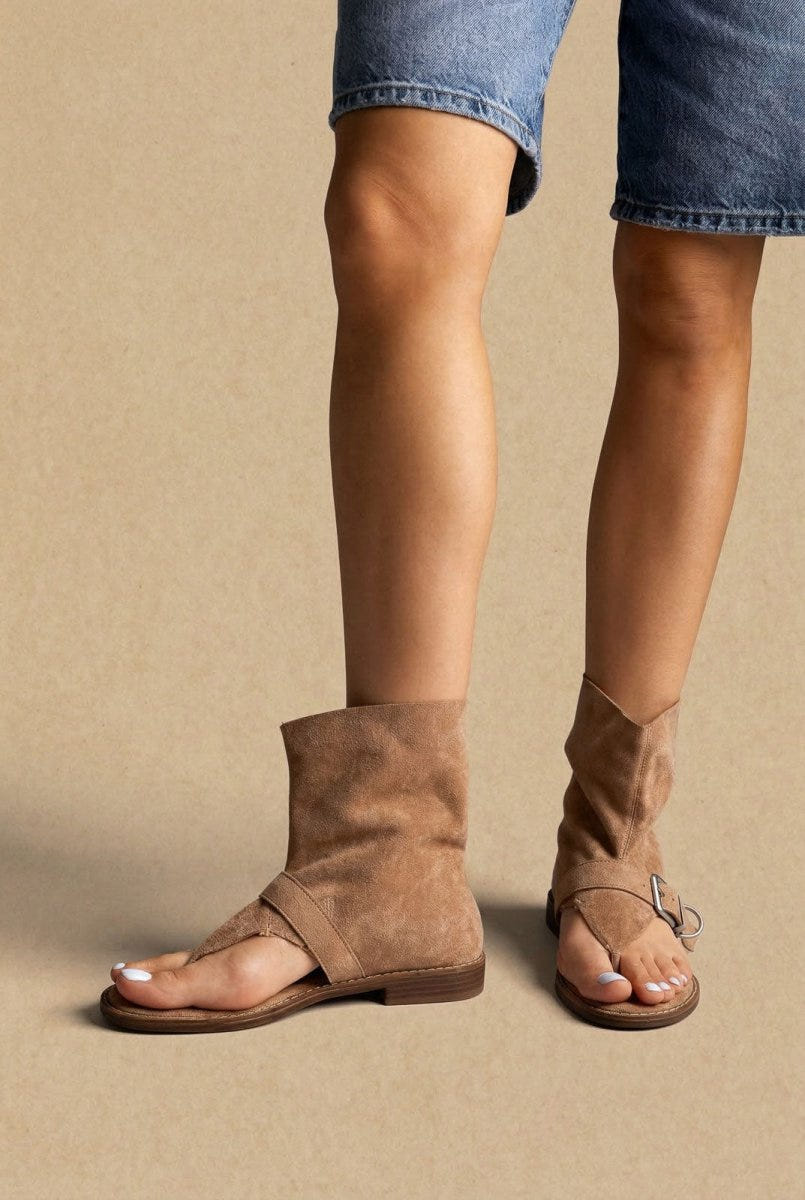 Ideal shoes - Thong Ankle Boots - Taupe Suede
