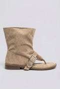 Ideal shoes - Thong Ankle Boots - Taupe Suede