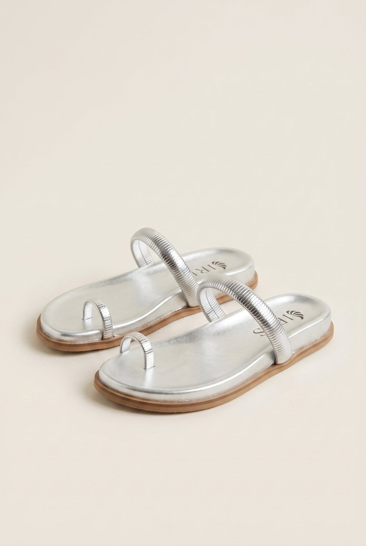 IRIS - Toe Ring Flatform Sandals - Silver Metallic