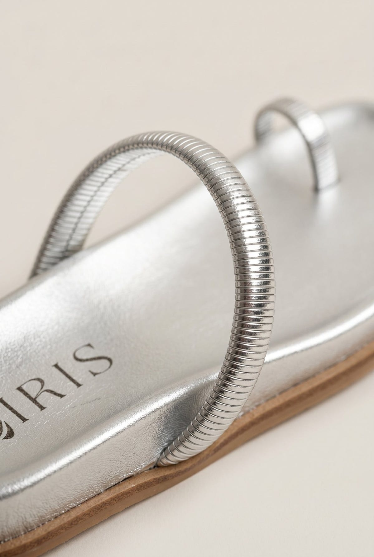 IRIS - Toe Ring Flatform Sandals - Silver Metallic