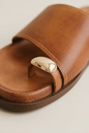 IRIS - Toe Ring Flatform Sandals - Tan Matte