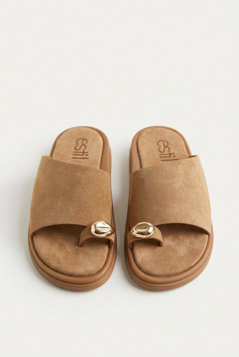 Estil - Toe Ring Platform Sandals - Beige Suede