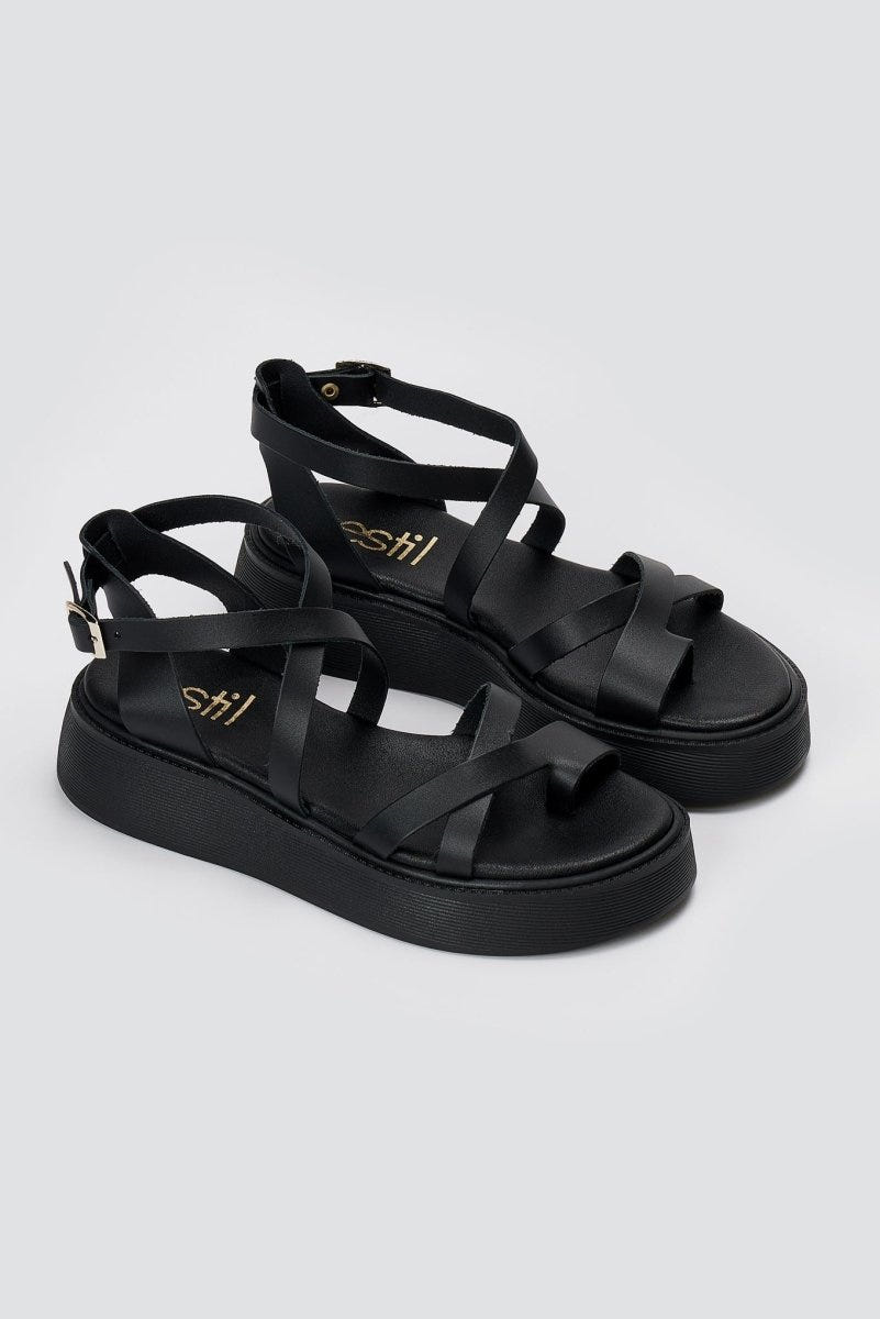 Estil - Toe Ring Platform Sandals - Black Matte