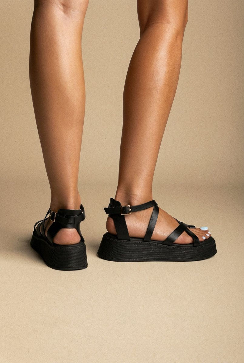 Estil - Toe Ring Platform Sandals - Black Matte