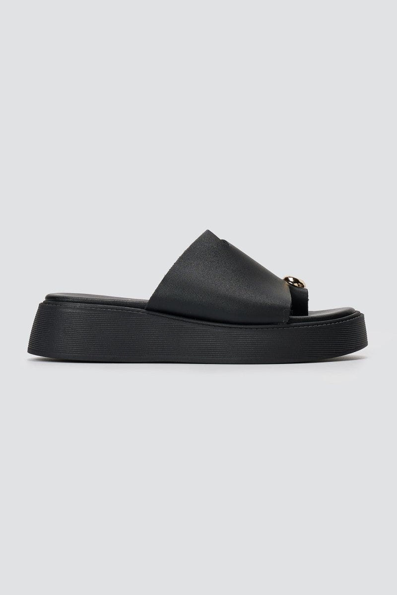Estil - Toe Ring Platform Sandals - Black Matte