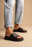Estil - Toe Ring Platform Sandals - Black Matte