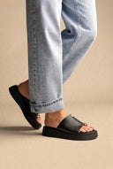 Estil - Toe Ring Platform Sandals - Black Matte