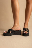 ERYNN - Toe Ring Platform Sandals - Black Raffia