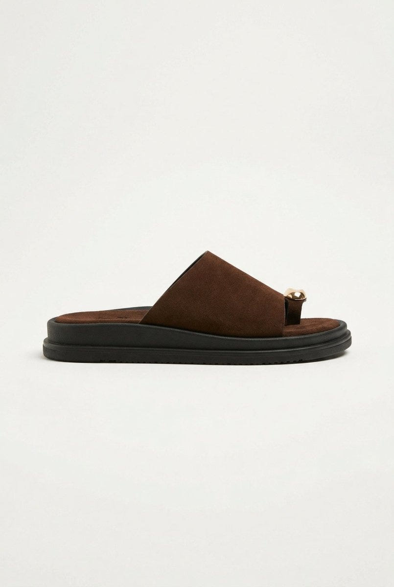 Estil - Toe Ring Platform Sandals - Brown Suede