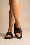 Estil - Toe Ring Platform Sandals - Brown Suede