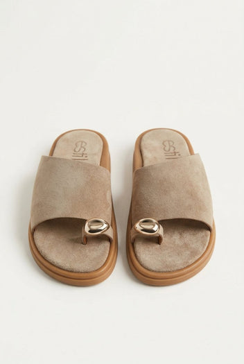 Estil - Toe Ring Platform Sandals - Taupe Suede