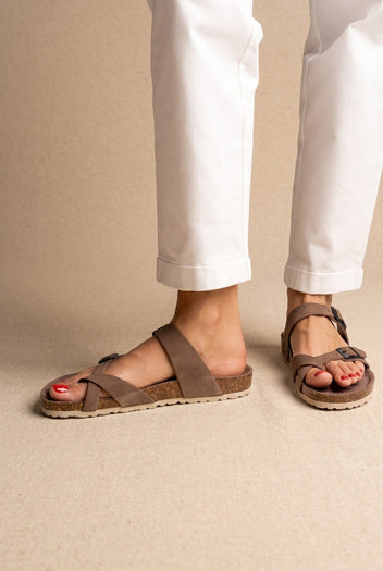 Inter - Bios - Toe Ring Sandals Adjustable Buckle - Brown Suede