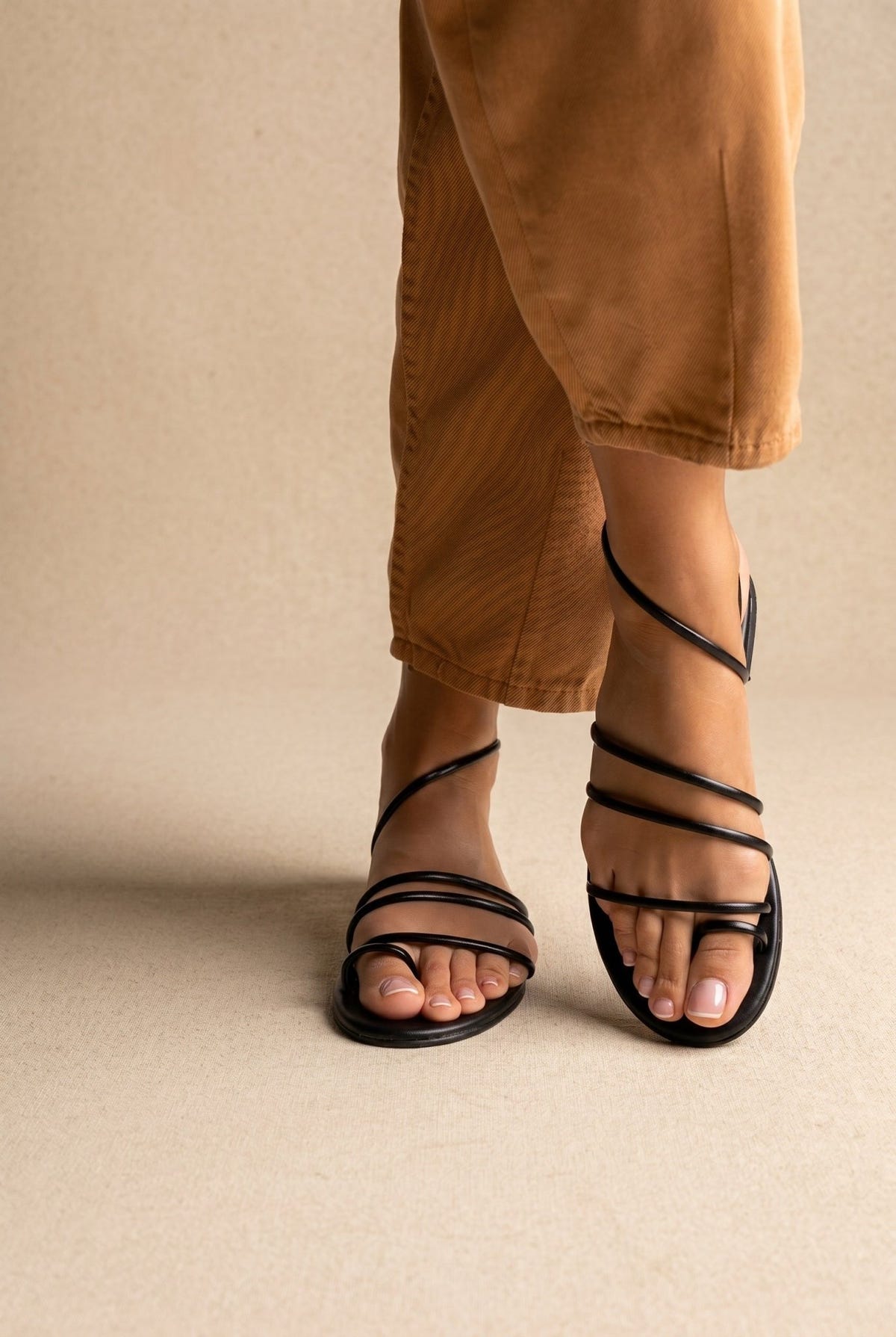 IRIS - Toe Ring Sandals Animal Print - Black Matte