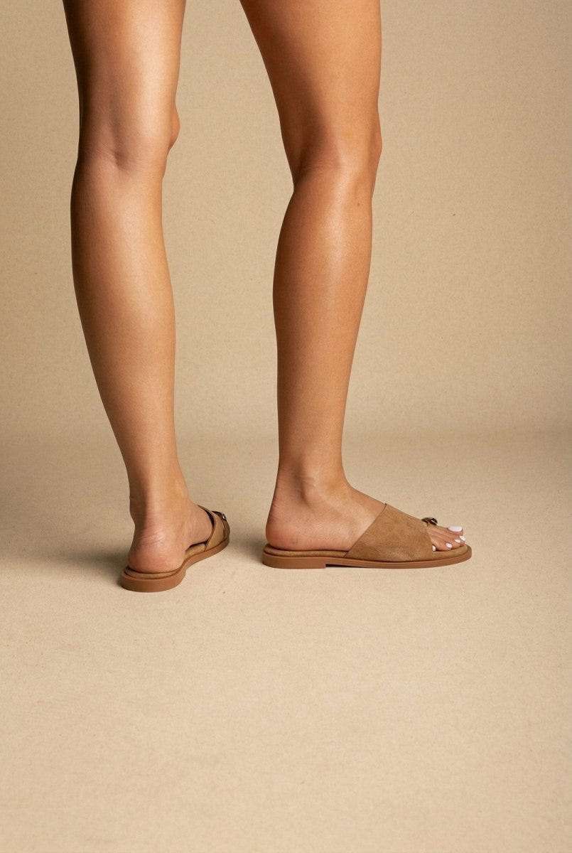 Estil - Toe Ring Sandals - Beige Suede