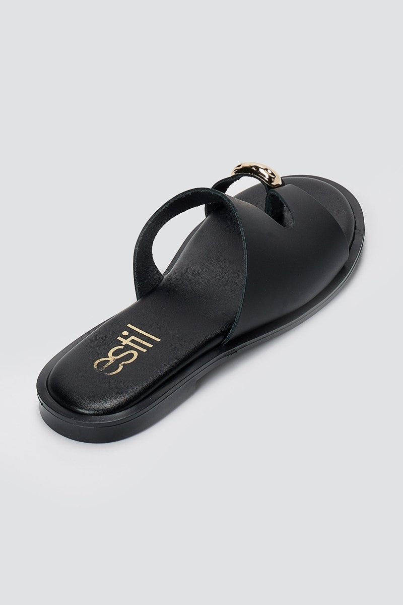 Estil - Toe Ring Sandals - Black Matte