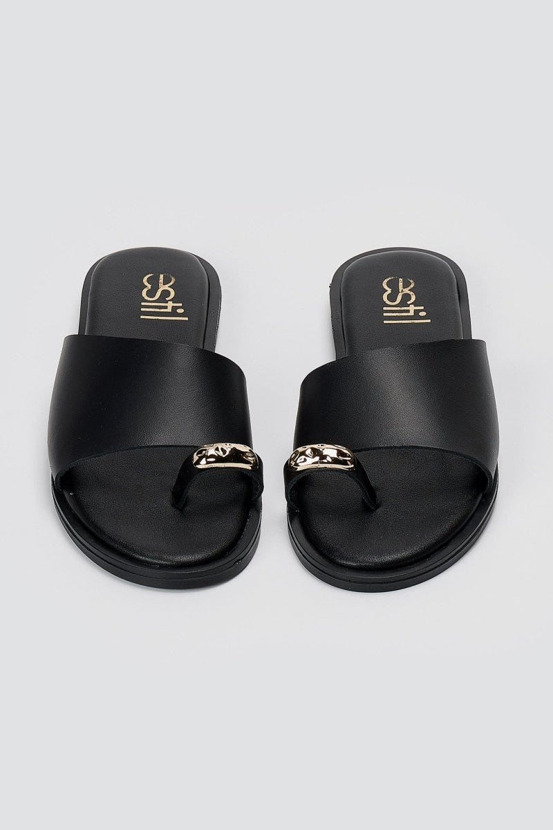 Estil - Toe Ring Sandals - Black Matte